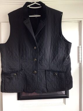 Talbots Sleeveless Quilted Vest in Black with Navy Trim